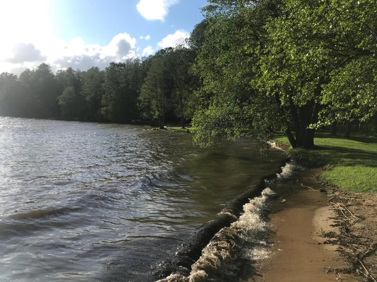 Tyylikaes Rivitaloasunto Lohjalla Exterior foto