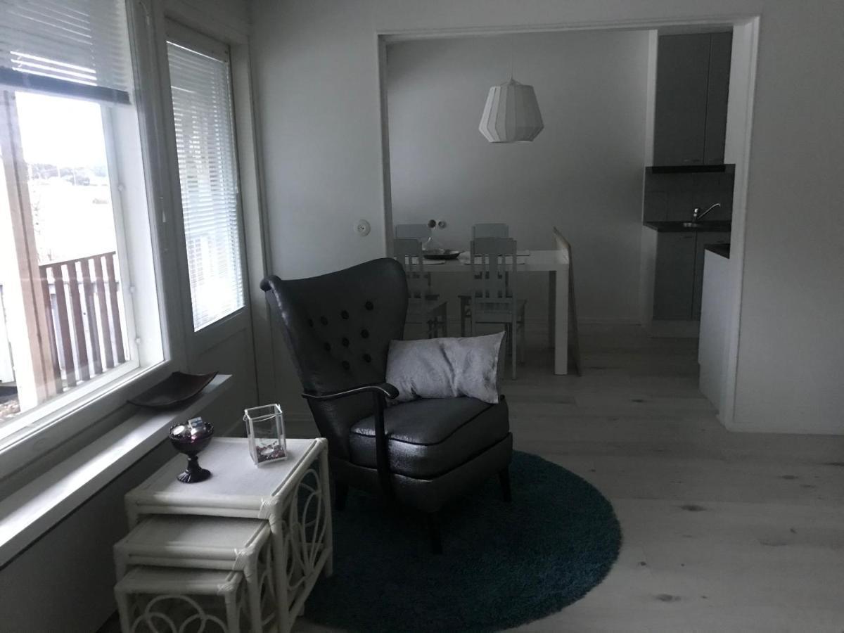 Tyylikaes Rivitaloasunto Lohjalla Exterior foto